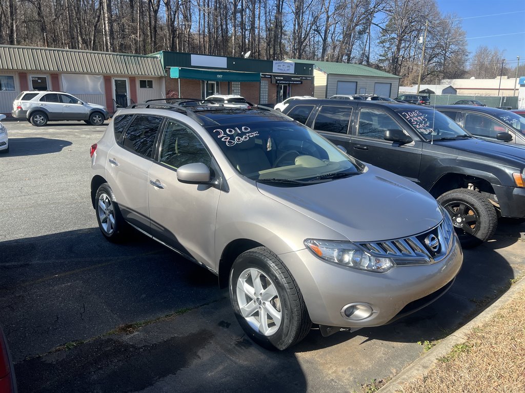 2010 Nissan Murano LE's photo