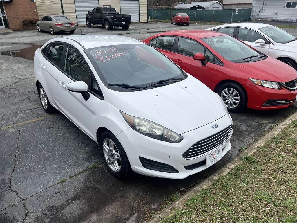 2018 Ford Fiesta SE Sedan's photo